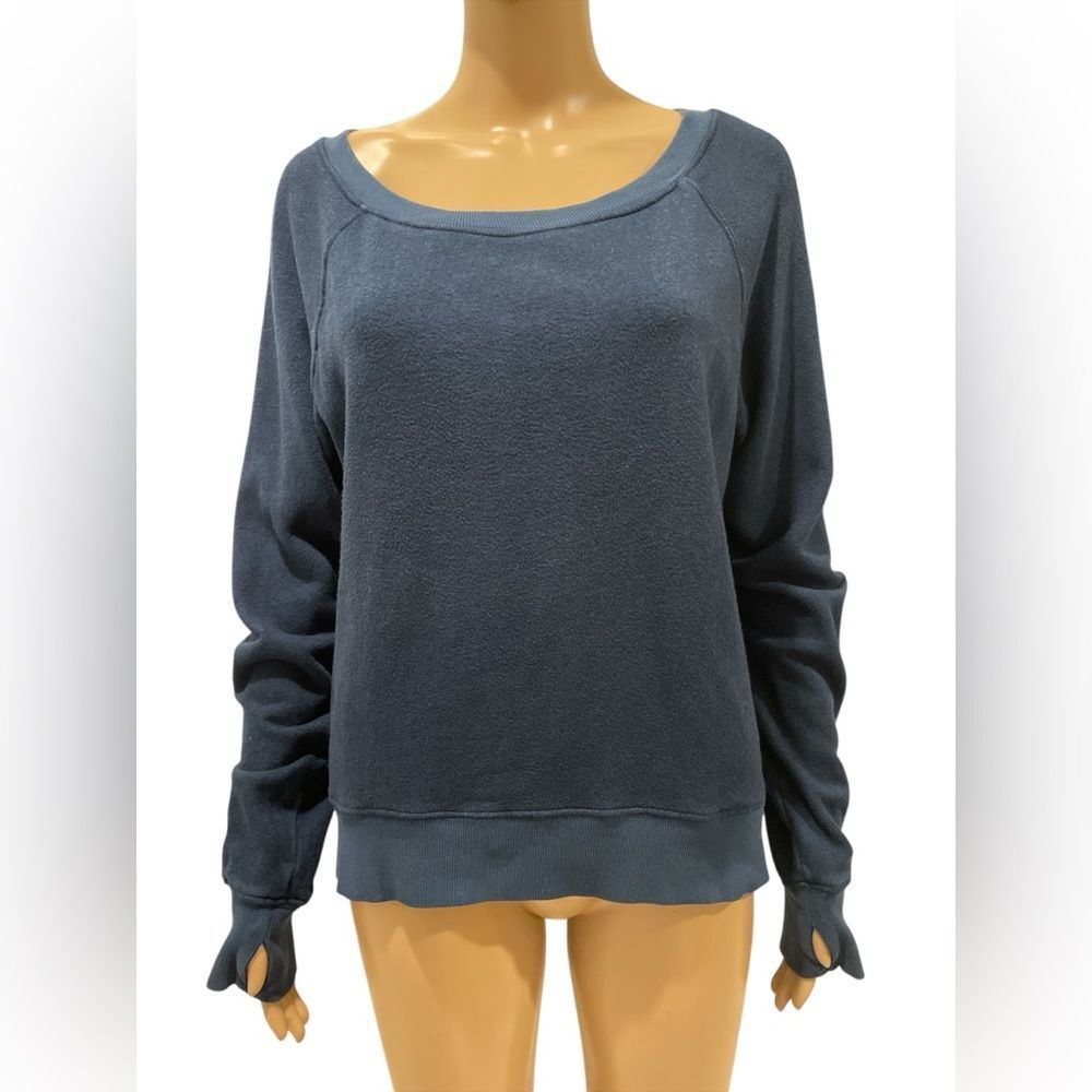PAM &  GELA Annie Hi-Lo Sweatshirt in Navy Cozy Blue Long Sleeve size M